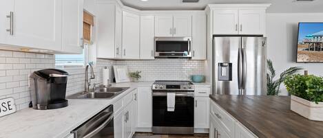 ثلاجة، ميكروويف، فرن، موقد طهي مسطح