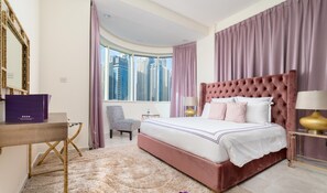 Deluxe Double Room, Marina View | In-room safe, iron/ironing board, free WiFi - Dream Inn Dubai - Marina ARY (Dubai)