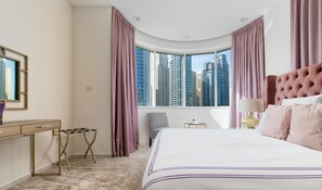 Deluxe-Doppelzimmer, Blick auf den Jachthafen | Zimmersafe, Bügeleisen/Bügelbrett, kostenloses WLAN