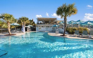 Lämmitetty uima-allas