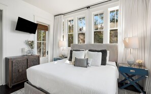 4 habitaciones, tabla de planchar con plancha, wifi y ropa de cama 