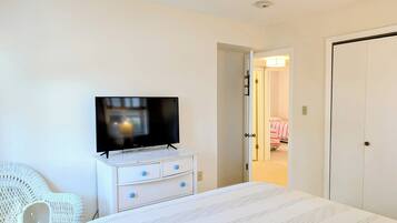 5 bedrooms, iron/ironing board, WiFi