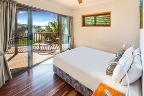 4 habitaciones, tabla de planchar con plancha, wifi y ropa de cama