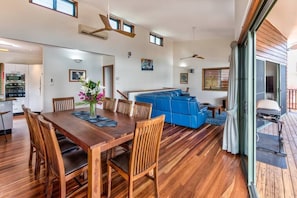 Dining - Casuarina Cove 9, Casuarina Cove 9 on Hamilton Island (Hamilton Island)