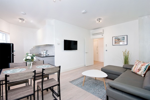 Interlude House Flat D | Private kitchen | Full-sized fridge, coffee/tea maker, electric kettle
