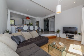 TV - Villa Marina (Central Dalmatia - Trogir) (Trogir)