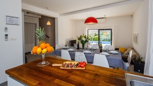 Unclassified image, 2 of 41, button - Villa Marina (Central Dalmatia - Trogir) (Trogir)