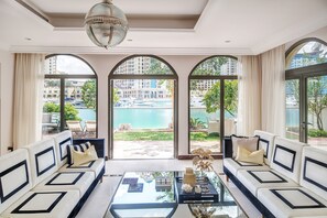 Living area - Dream Inn Dubai - Sumptuous Palm Villa (Dubai)