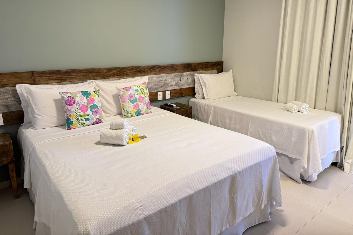 Habitación triple clásica | Wifi gratis y ropa de cama