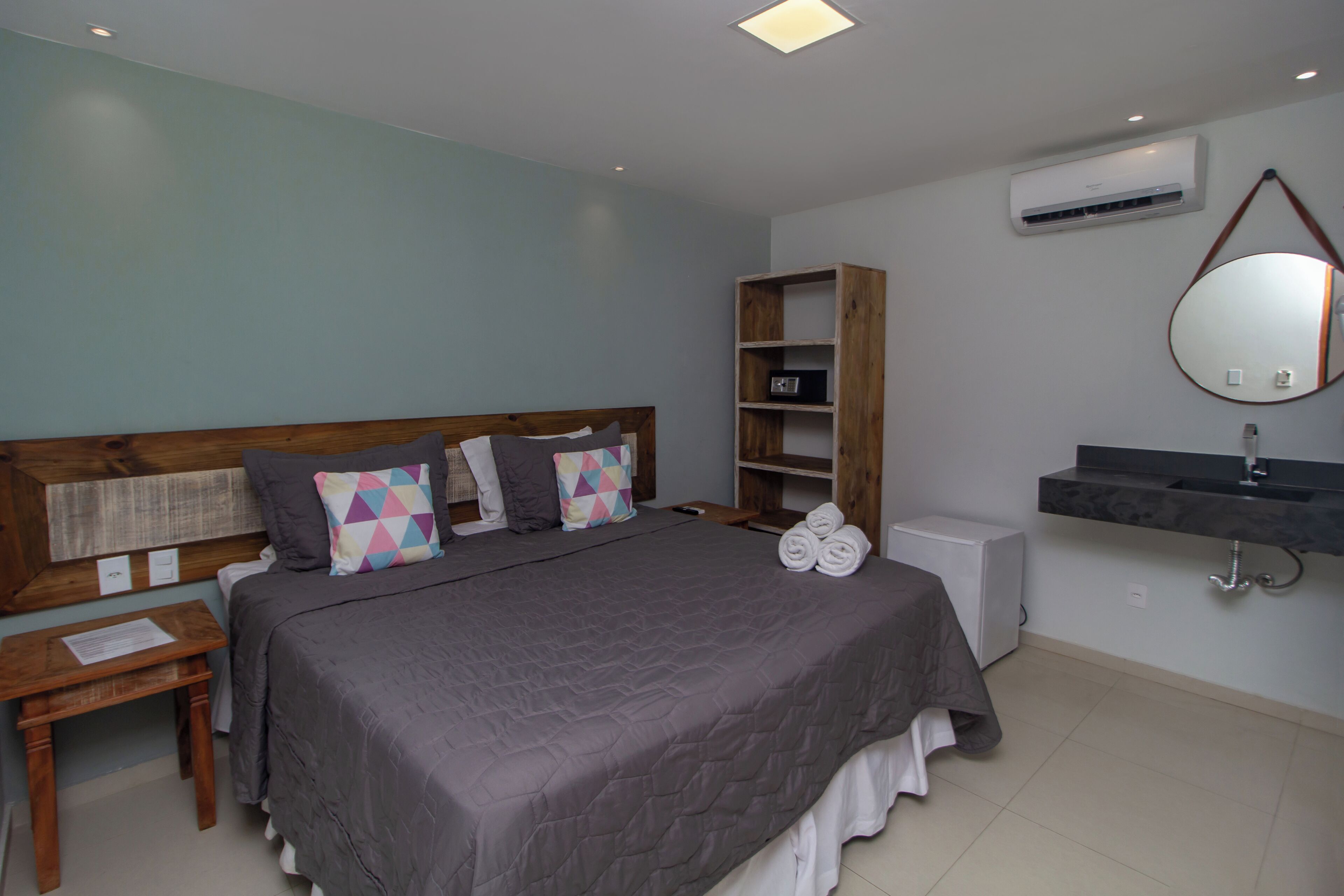 Chambre Standard double ou avec lits jumeaux | Accès au Wi-Fi (inclus), literie fournie