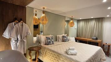 Apartamento luxo, 2 quartos | Wi-Fi de cortesia, roupa de cama