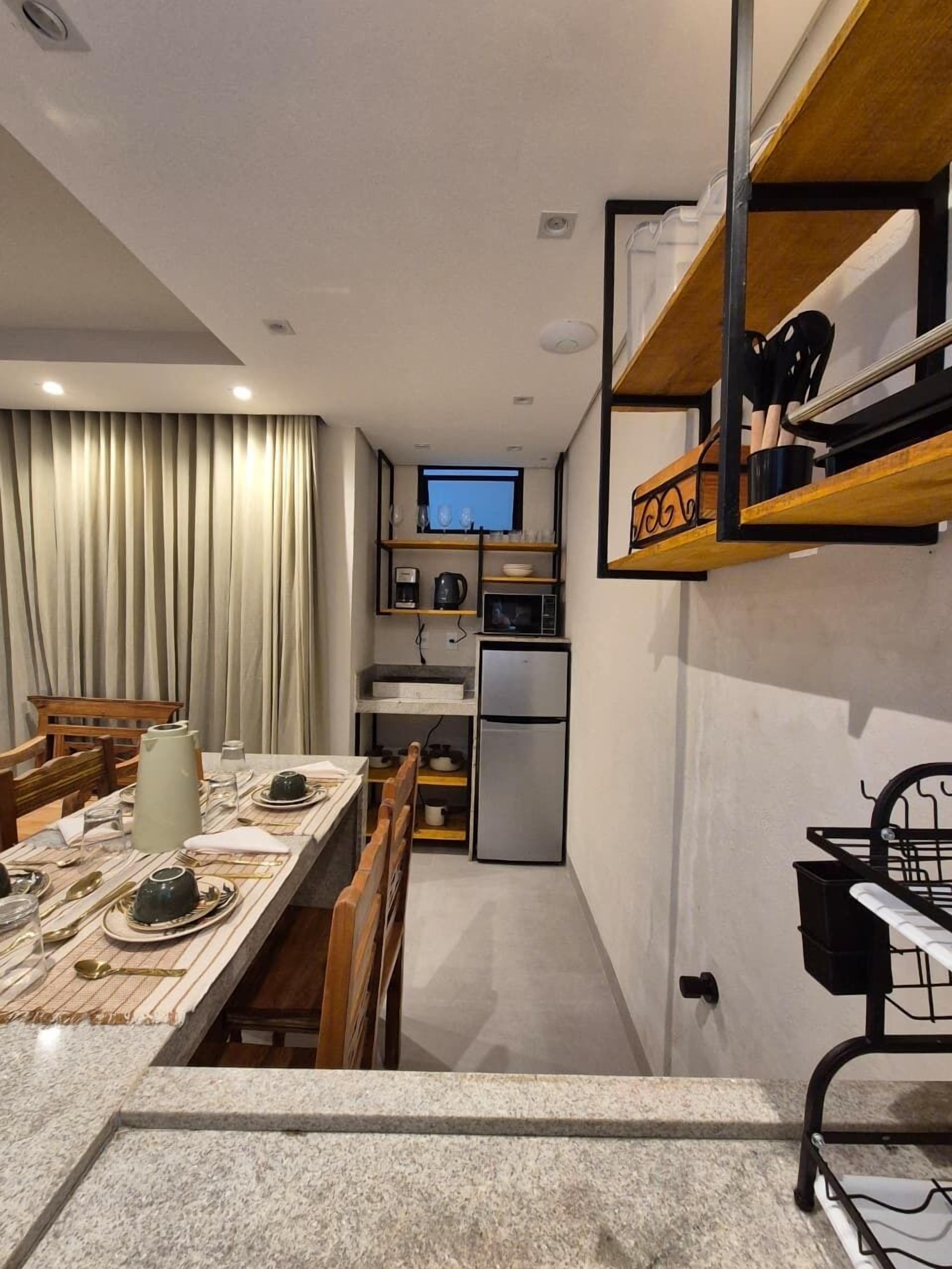 Deluxe Apartment, 2 Bedrooms | Private kitchenette