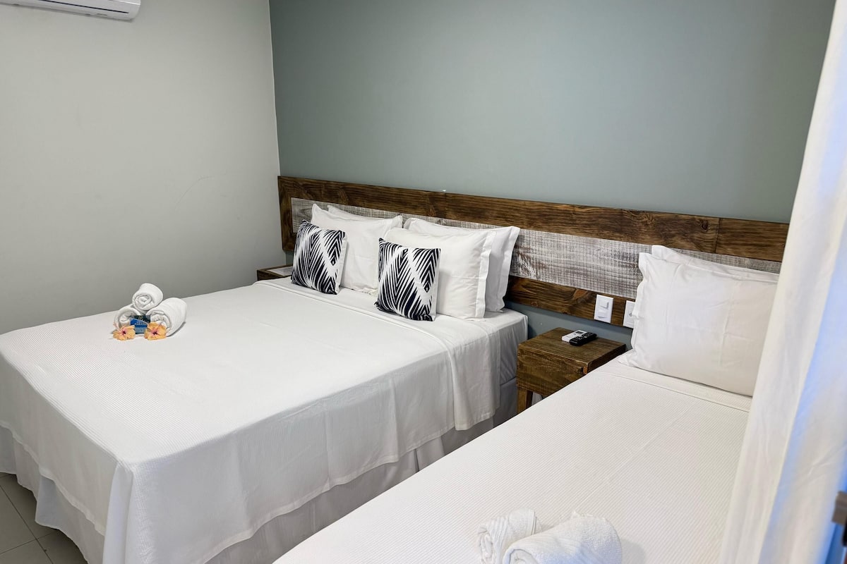 Habitación triple estándar | Wifi gratis y ropa de cama