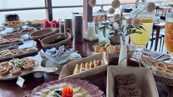 Petit-déjeuner buffet compris tous les jours