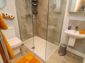 Cottage | Bathroom | Shower - Market Lounge (Clitheroe)