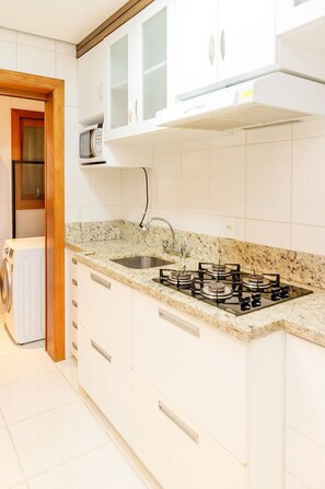 Basic Apartment | Private kitchen