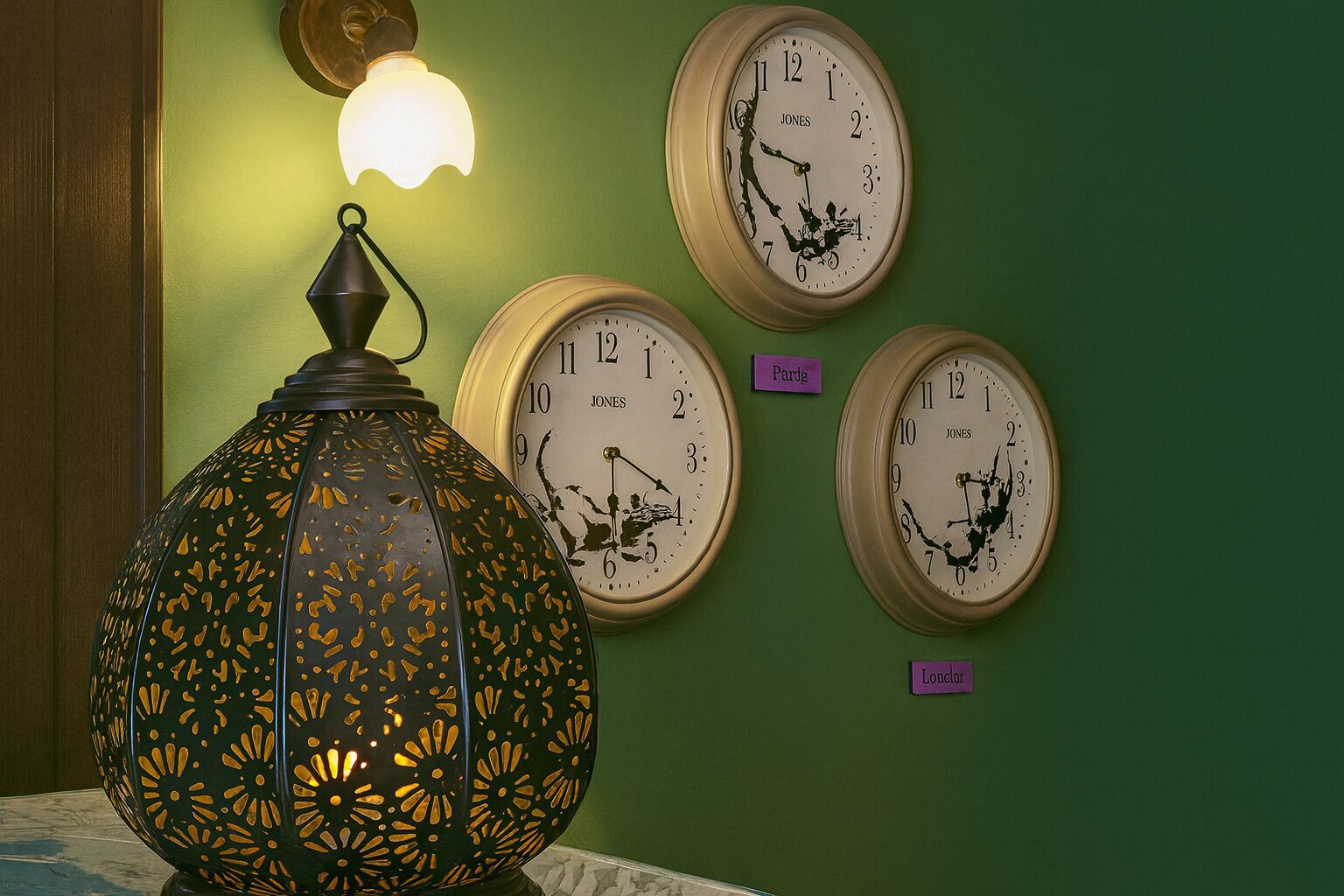 Photo - Walled off Hotel Paris