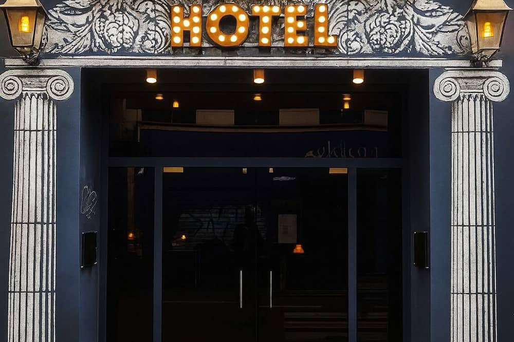 The Walled off Hotel Paris