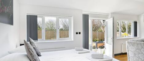 1 habitación, tabla de planchar con plancha, wifi gratis y ropa de cama