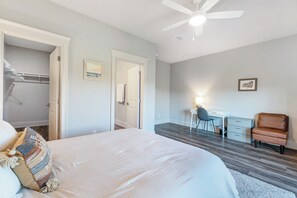 2 Schlafzimmer, Schreibtisch, Bügeleisen/Bügelbrett, WLAN