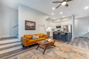 Smart TV - Covington Place | 2 Bed, 2.5 Bath (Pensacola)