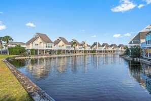 Exterior - Canal-Side Condo w/ Free Beach Service (Destin)