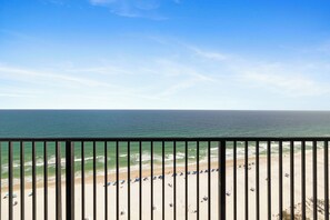 On the beach - Phoenix West 1804 by Liquid Life (Orange Beach)