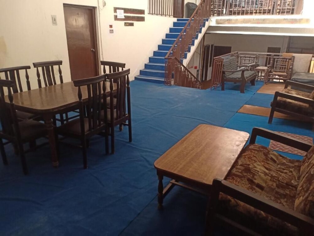 Burj Al-Hateem Hotel by null