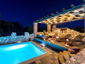Villa (Villa Gora - Two bedroom Villa with s) | Piscine