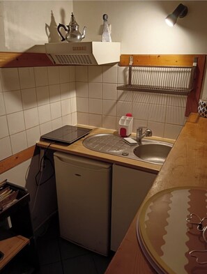 Refrigerador, horno, cafetera y tetera y tostadora 