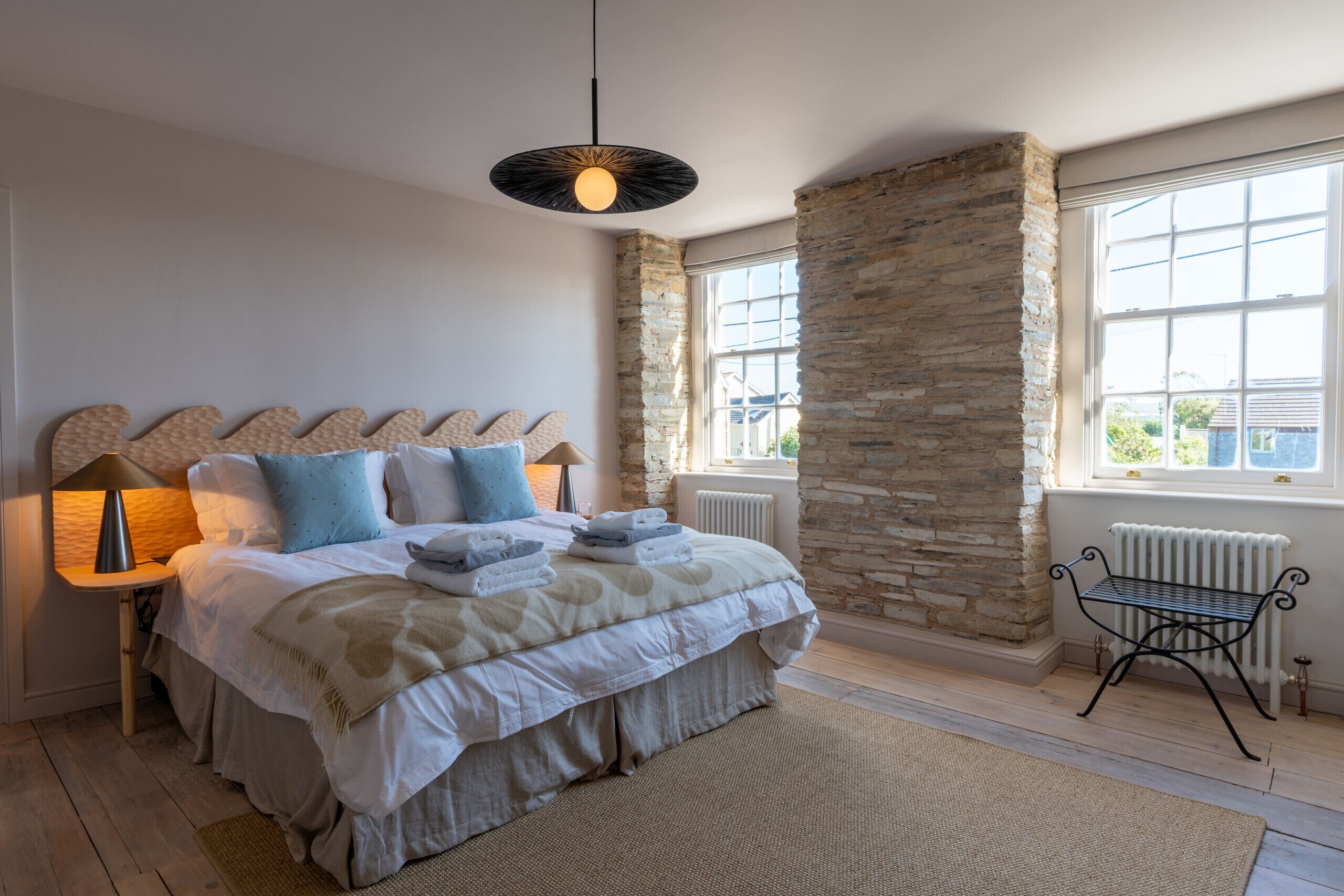 12 Schlafzimmer, Bügeleisen/Bügelbrett, Reisekinderbett