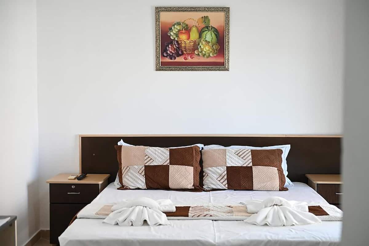 Standard Triple Room | 1 bedroom, desk, soundproofing, free WiFi