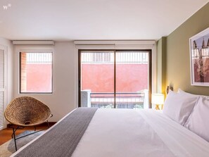 1 bedroom, iron/ironing board, WiFi, bed sheets - w* | Cozy Duplex in Parque 93 (Bogotá)