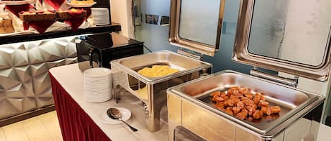Tägliches inbegriffenes Frühstücksbuffet