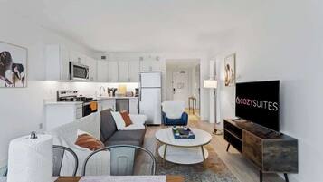 TV, Netflix, Hulu, streaming services