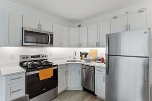 Fridge, microwave, oven, stovetop - TWO Adjacent Spacious CozySuites on the Boardwalk (Atlantic City)