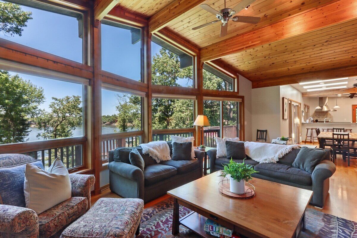 Fernseher, Kamin, Arbeitsbereiche