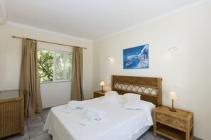 In-room safe, iron/ironing board, free WiFi, bed sheets - Quinta do Rosal (Lagoa)