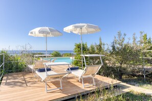 Terrace/patio - Superb villa with pool and 180° sea view (Torre Pali)