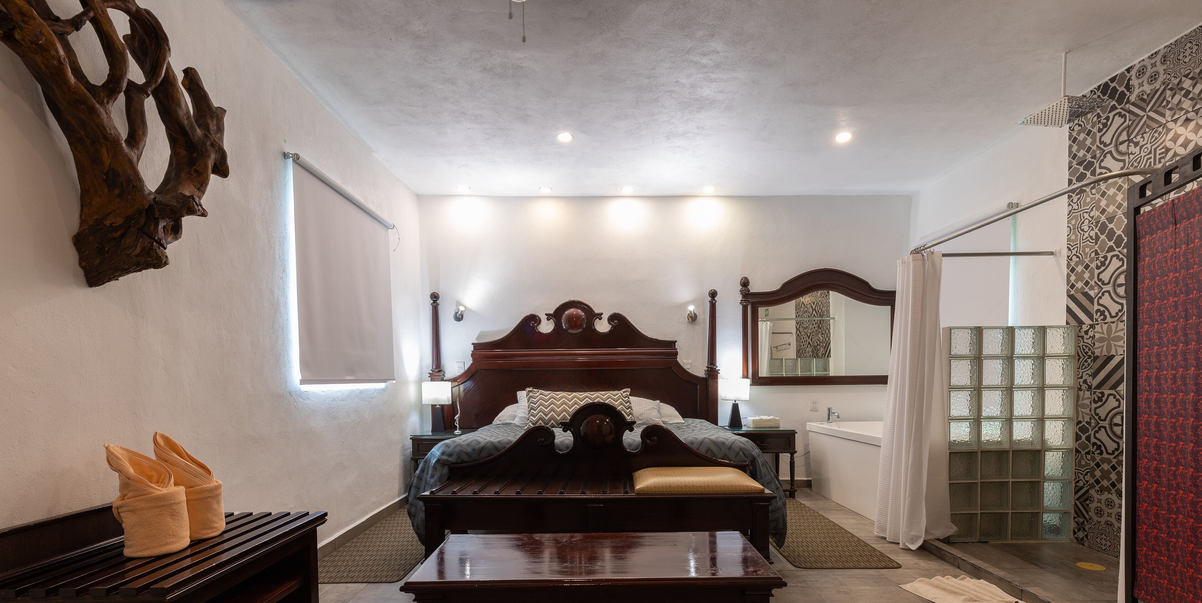 deluxe suite, balcony | egyptian cotton sheets, premium bedding, down duvets