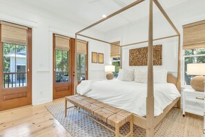 2 bedrooms, iron/ironing board, WiFi, bed sheets - WaterColor "Wine Down" | Sleeps 6 | 6 Seater Golf Cart |Walk to Beach | Bikes (Santa Rosa Beach)