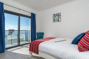 2 bedrooms, desk, iron/ironing board, WiFi - Modern villa, shared infinity pool | SunsetCliff 4 (Faja Da Ovelha)