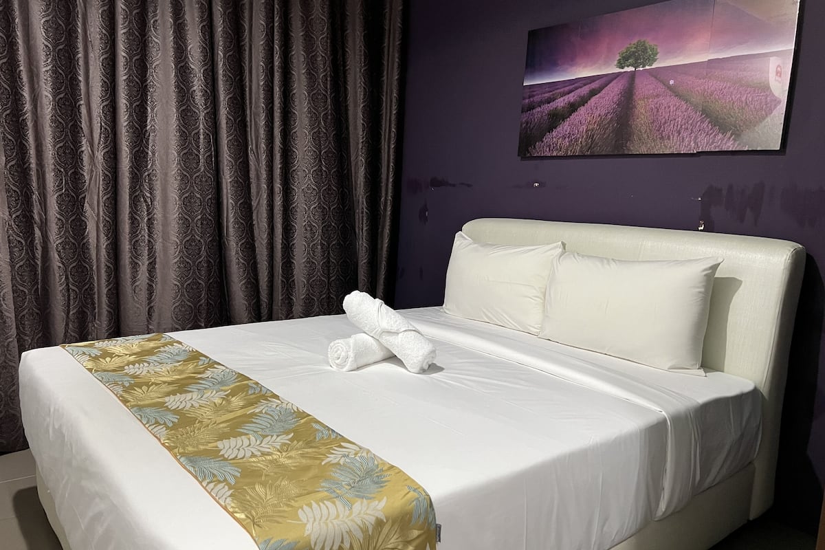 deluxe double room, non smoking, city view | individually decorated, individually furnished, free wifi, bed sheets