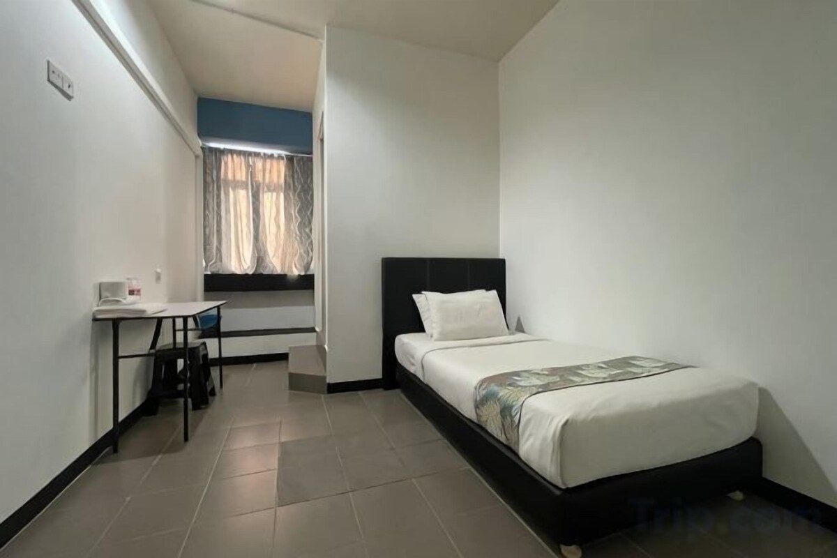 WiFi (free), individually decorated, individually furnished, bed sheets