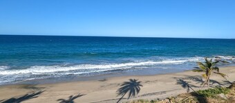 Luxury Ocean Front Apartment for a Getaway