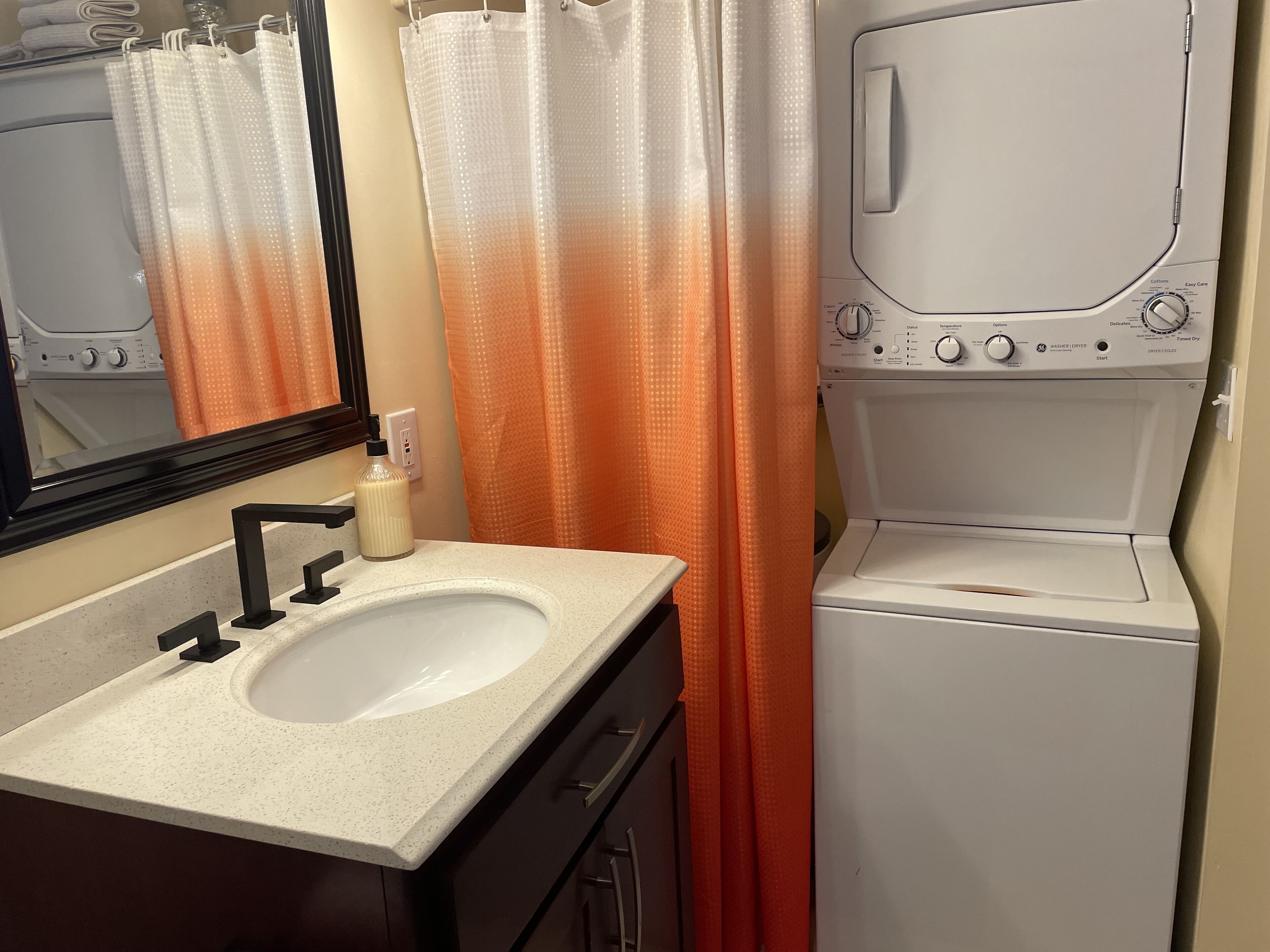 淋浴/盆浴组合、吹风机、毛巾、肥皂