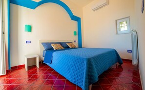 1 chambre, bureau, accès au Wi-Fi (inclus), literie fournie