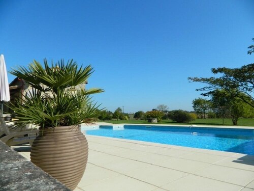 Luxury House with private pool - stunning outdoor space with views