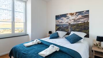 4 bedrooms, desk, iron/ironing board, free WiFi