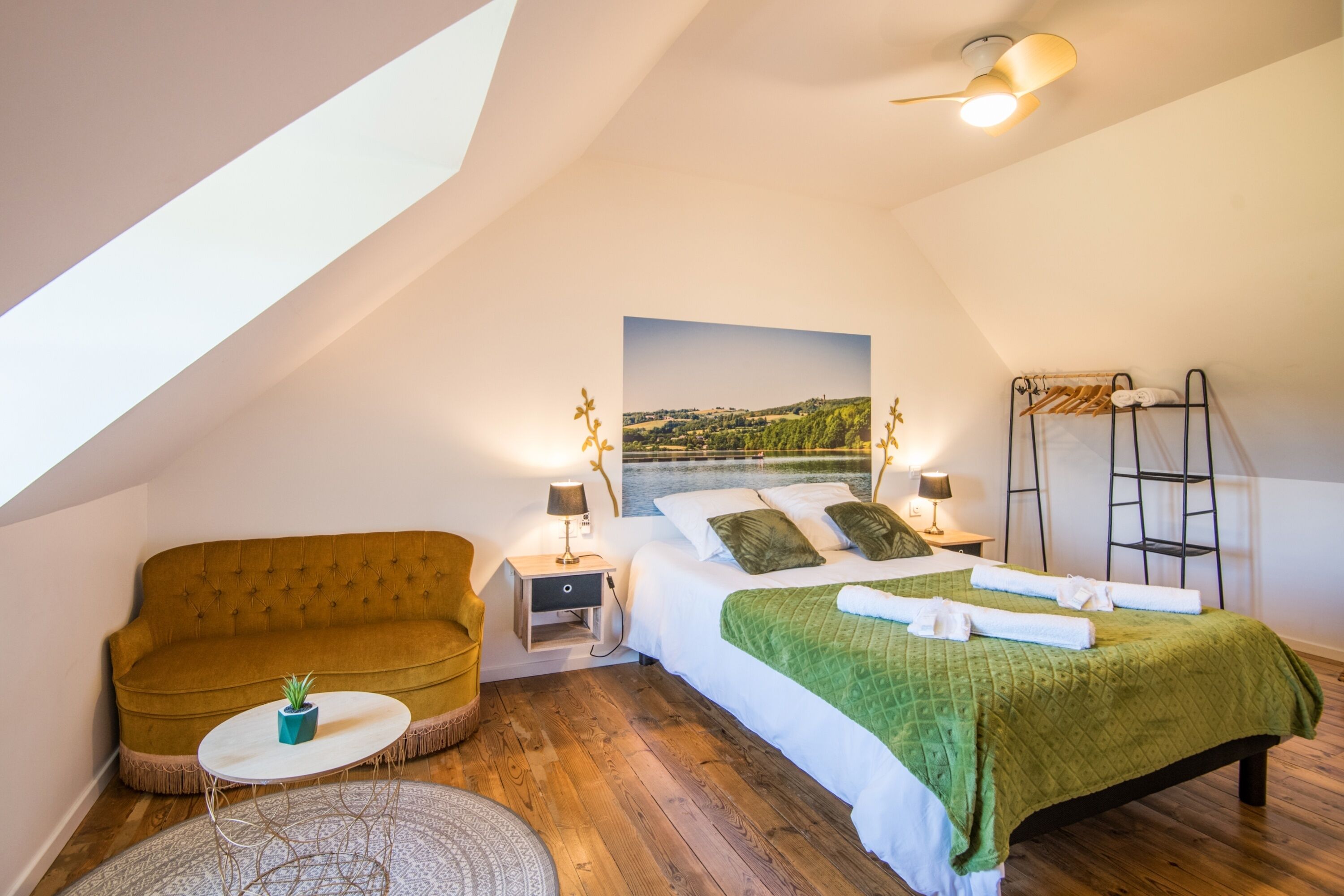 4 bedrooms, desk, iron/ironing board, free WiFi